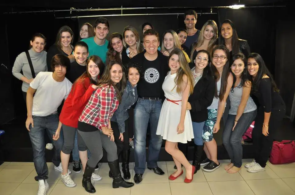 Alunos na Escola Wolf Maya